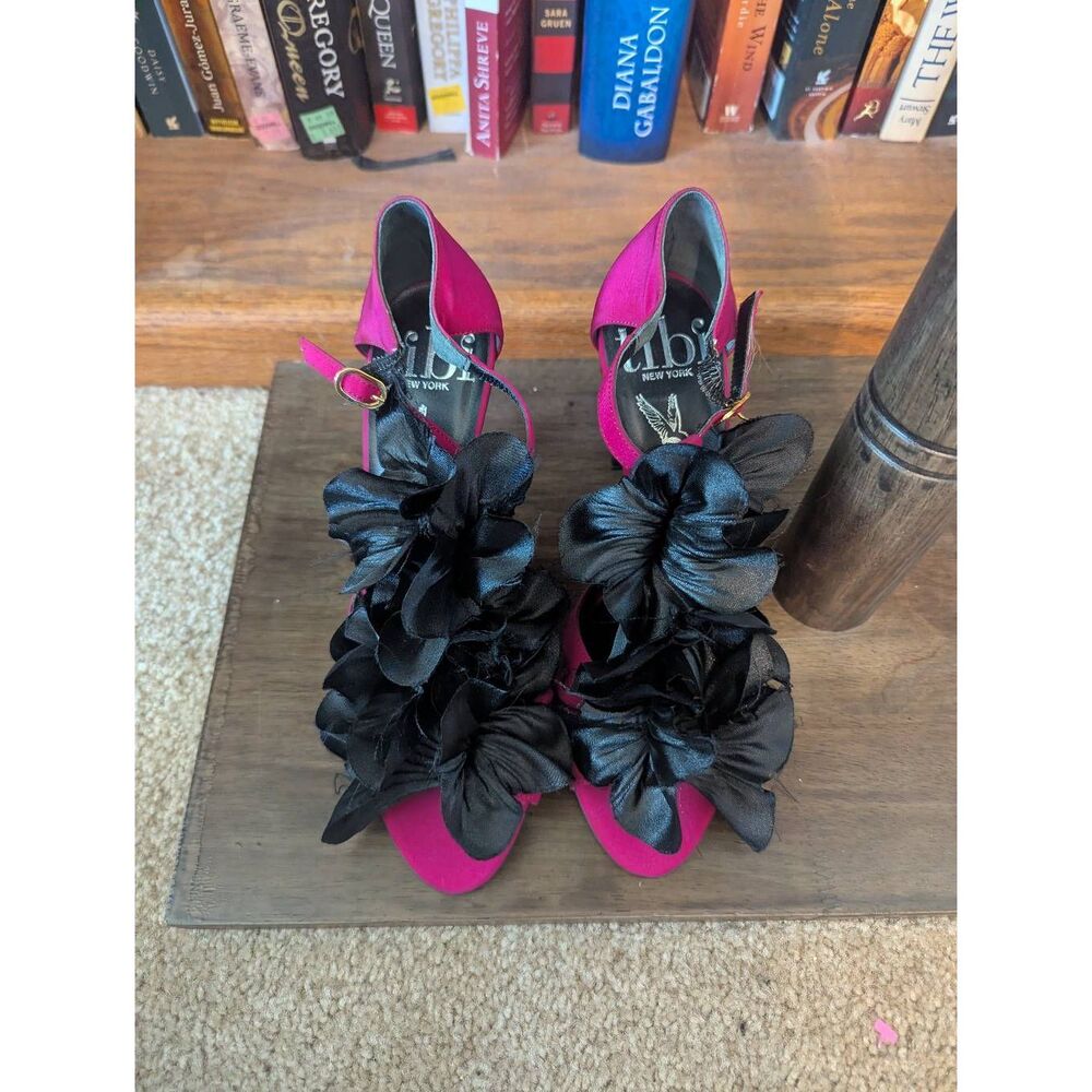 $435 TIBI open-toe flower T-strap pink/black heels shoes Italy women's 7B